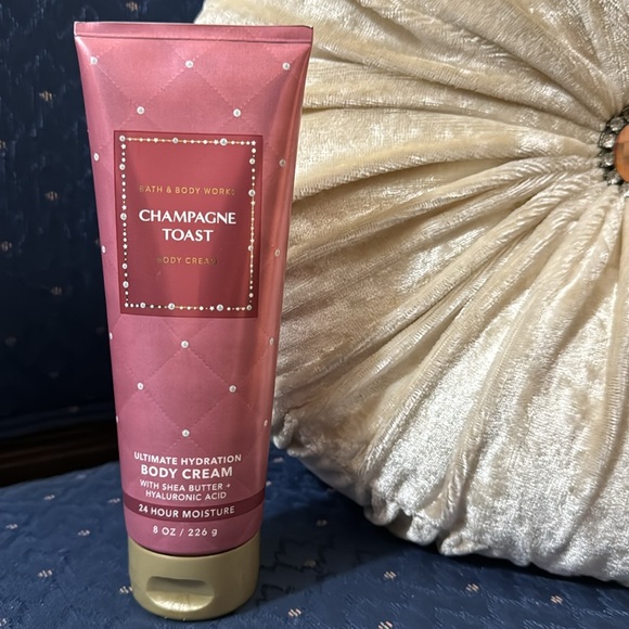 BATH & BODY WORKS SET. . . CHAMPAGNE TOAST SCENT - Picture 3 of 6